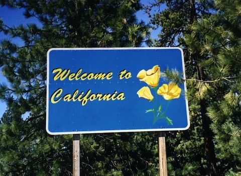 California state line welcome sign