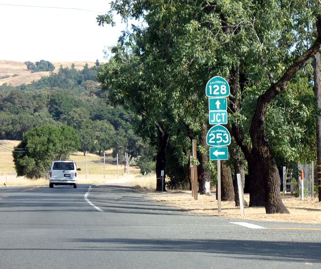 Intersection of California 128 and 253 in Boonville