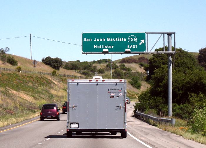 California 156 exit from US 101 near San Juan Bautista