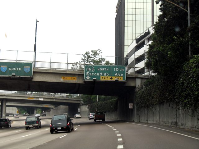 Advance sign for California 163 exit from Interstate 5 in San Diego