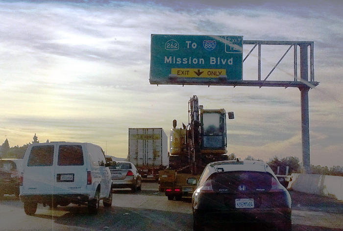 Exit sign for California 262 for Mission Boulevard in Fremont