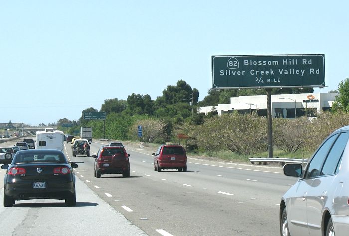 Advance exit sign for California 82 on US 101 in San Jose
