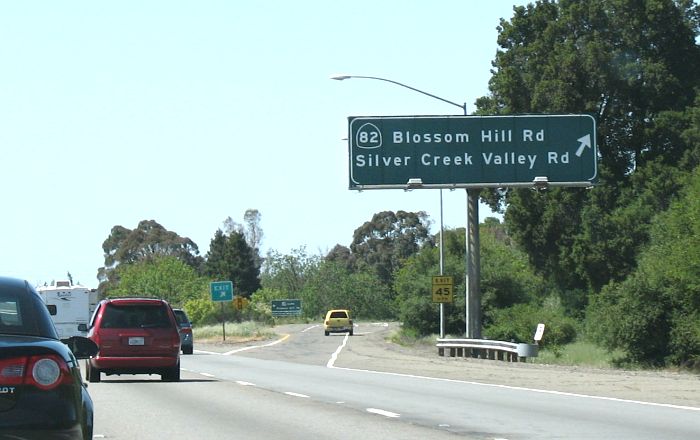 Exit sign for California 82 on US 101 in San Jose