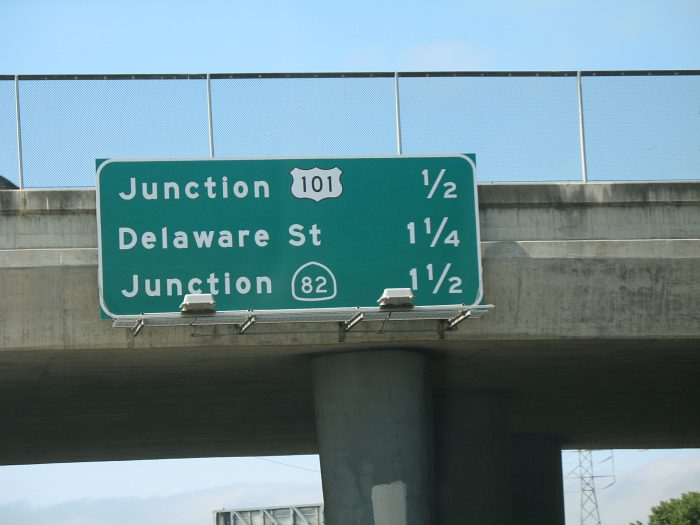 Destination sign for routes with interchanges on California 92 in San Mateo