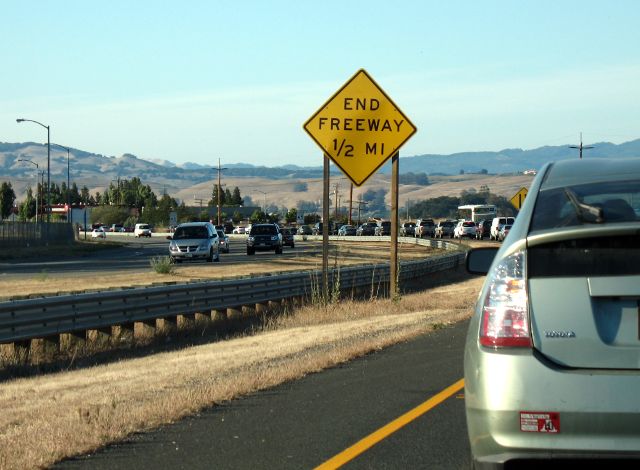 Advance warning for end of the freeway on US 101 northbound in Marin County