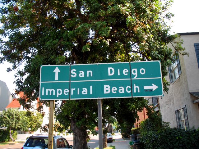 Foldout destination sign on California 282 in Coronado