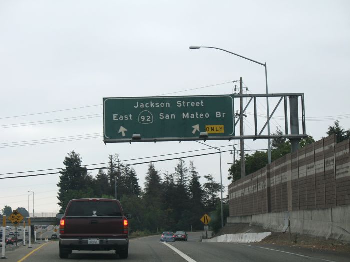 Splitting traffic in the collector/distributor lanes of the California 92 exit from Interstate 880 in Hayward