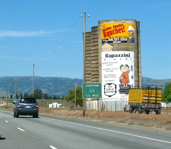 Advance junction sign on US 101 northbound near Gilroy