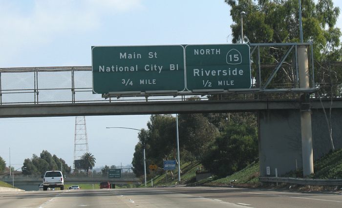 Advance exit sign for California 15 from Interstate 5 in San Diego