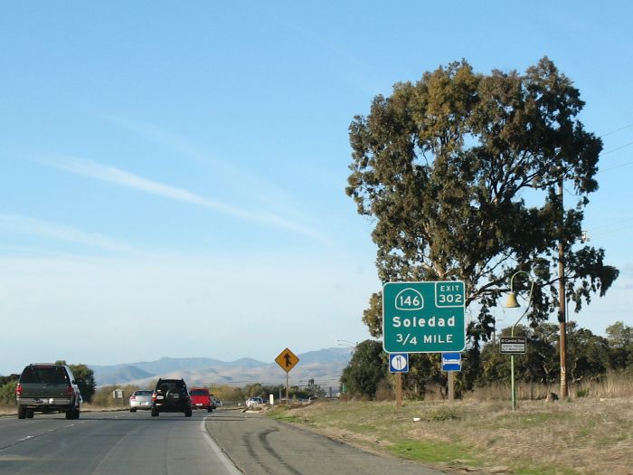 Advance sign for the Soledad exit from US 101