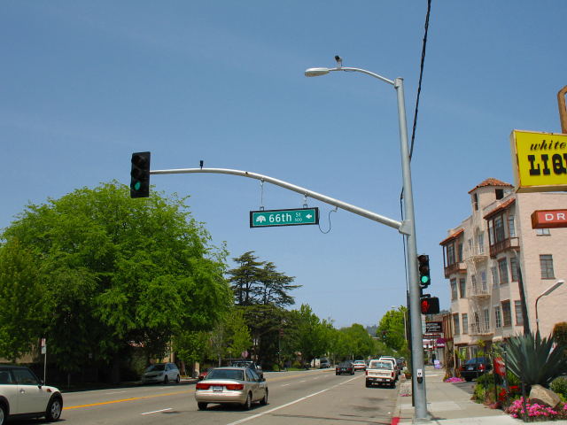 Clearview font on new signal at 66th Street and Telegraph in Oakland (2008