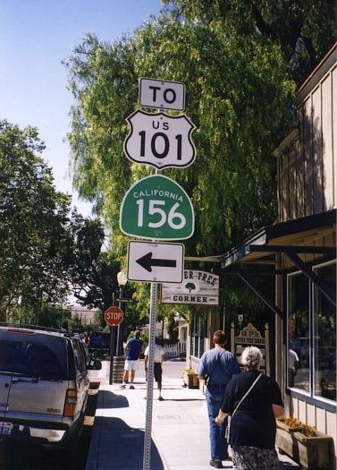 Trailblazer for US 101/CA 156 in San Juan Bautista