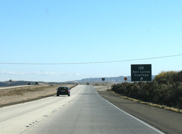 California 198 exit from US 101 at San Lucas (southbound)