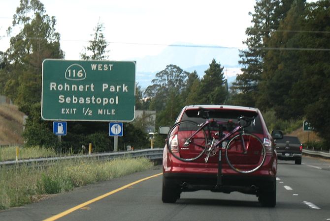 West California 116 exit from US 101 northbound in Cotati