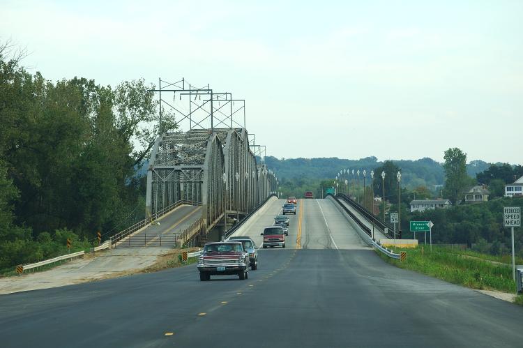 Approaching Hermann, Mo. from the north on the new bridge