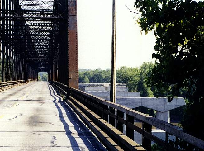 old Chouteau Bridge, on deck at north end (1998)