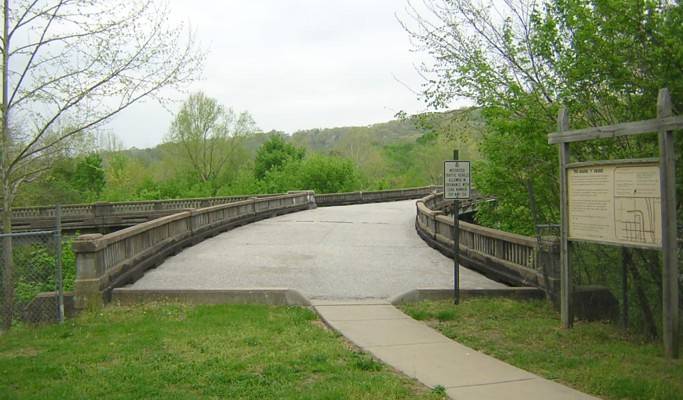 Galena Y bridge, view of the north branch (2004)