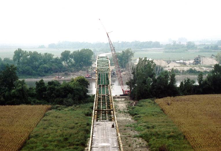 Removal of Lexington Bridge floor (2005)