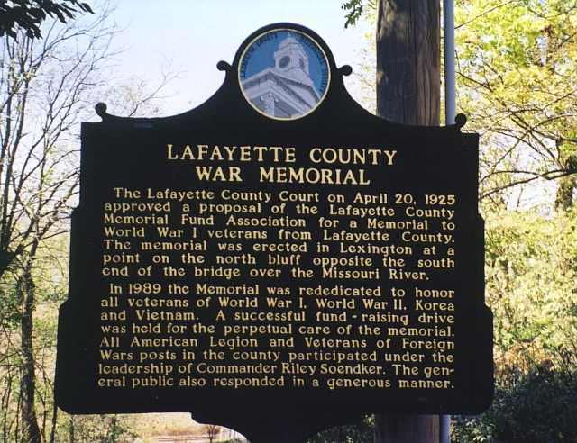 Sign for Lexington war memorial on Missouri River bluff