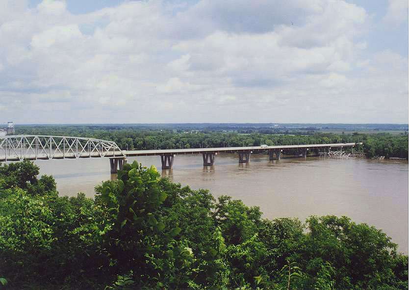 View of new Mark Twain bridge at Hannibal, Mo.