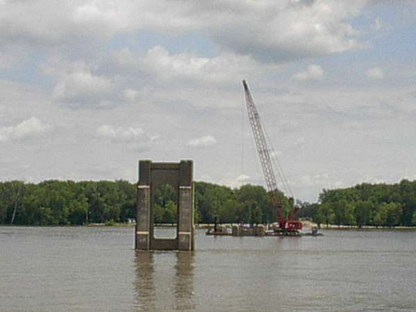 Removal of the former Mark Twain bridge at Hannibal, Mo.