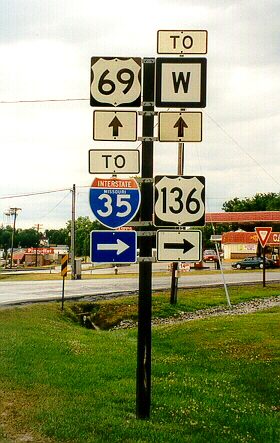 Crossroads intersection in Bethany, Mo.