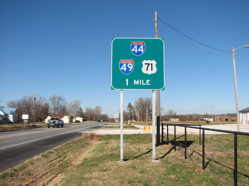 Advance sign for upcoming Interstates on Missouri 59