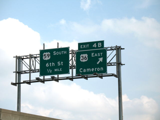 Guide signs on Interstate 229 in St. Joseph, viewed from Missouri 759