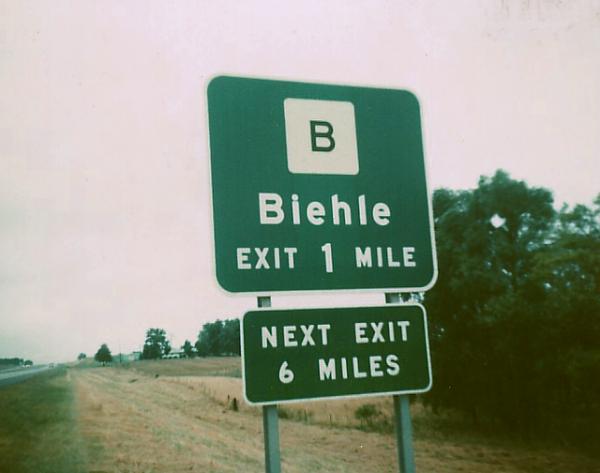Typical Missouri sign assembly for an upcoming exit