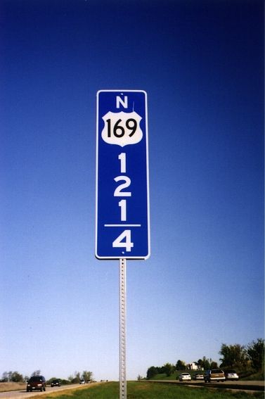 US 169 freeway 121.4 mileage marker