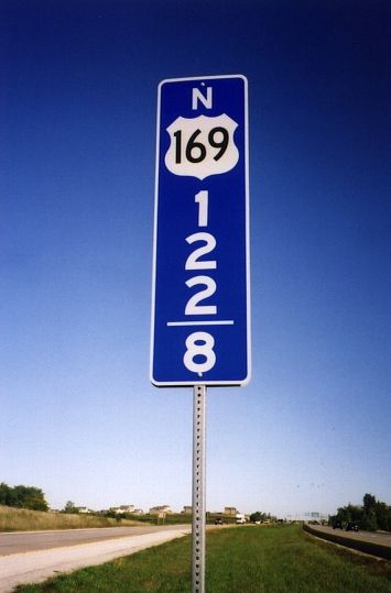 US 169 freeway 122.8 mileage marker
