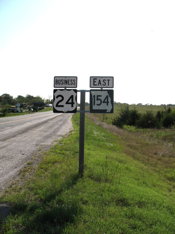 Business US 24 and Missouri 154 in Paris