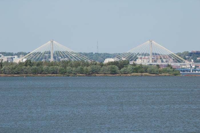 Profile view of Clark Bridge between Missouri and Alton, Illinois