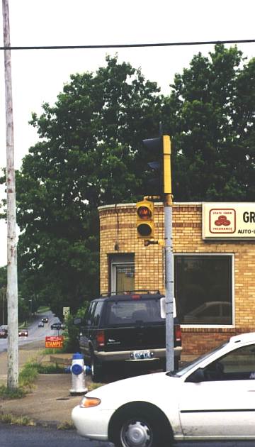 Wait cycle for circle-style pedestrian signal in Columbia, Mo.