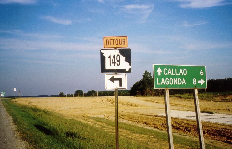 Unusual Missouri marker outline during US 36 construction in Macon County, Mo. (2005)