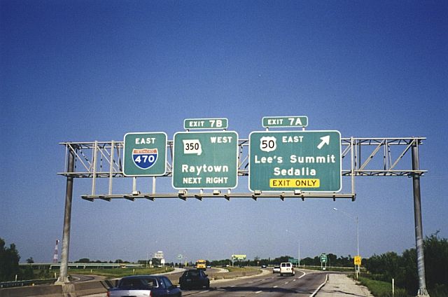 East along the I-470 freeway loop in Lee's Summit, Mo.