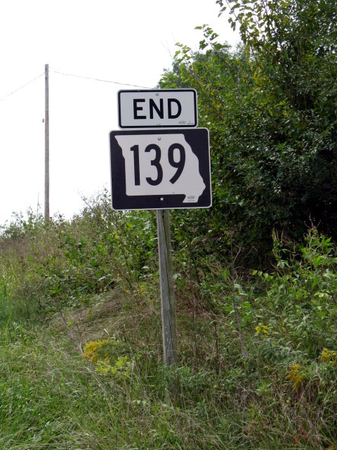 Southern endpoint of Missouri 139 in Chariton County