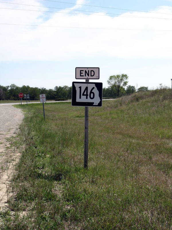 End of Missouri 146 in Grundy County