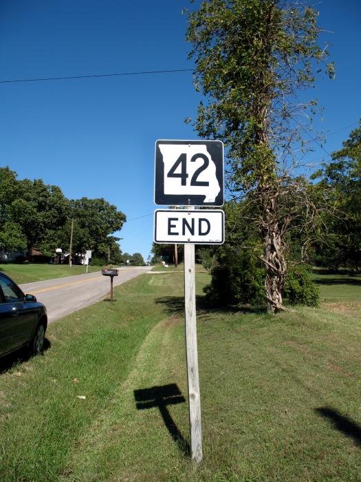 Eastern endpoint of Missouri 42 south of Belle