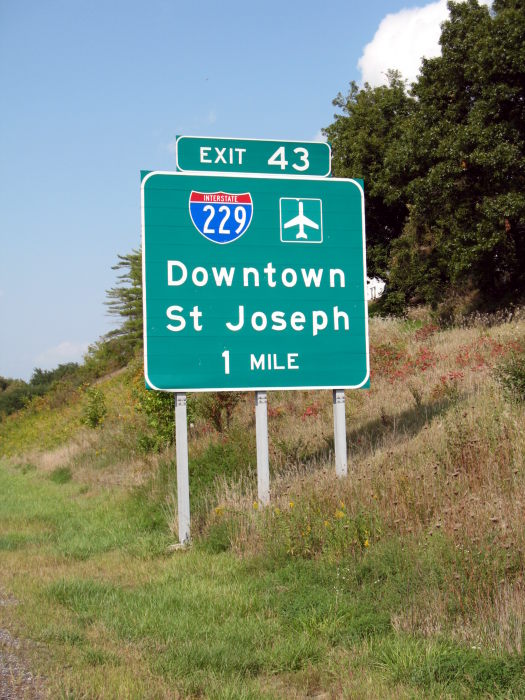 Advance sign for Interstate 229 exit from Interstate 29
