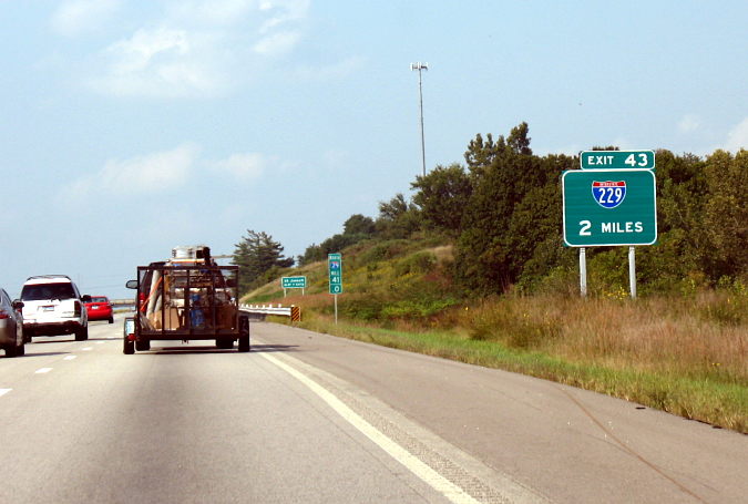 Advance sign for Interstate 229 exit from Interstate 29