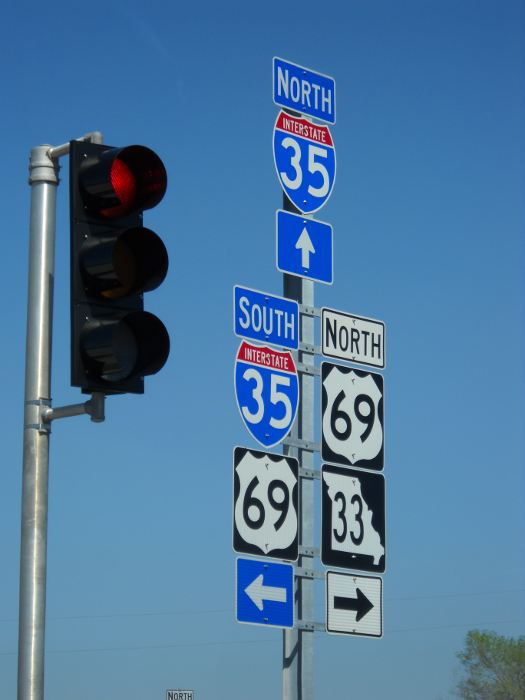 No MO 110 marker on this assembly for I-35/US 69 in Liberty