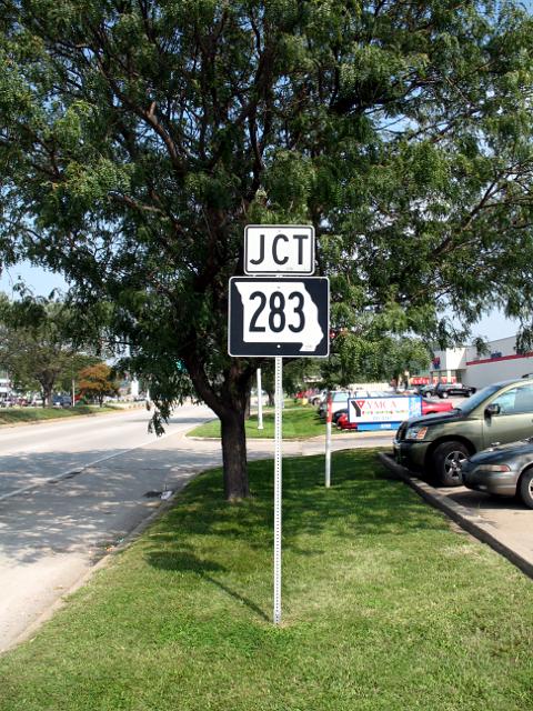 Junction of Missouri 283 with Missouri 9 in North Kansas City