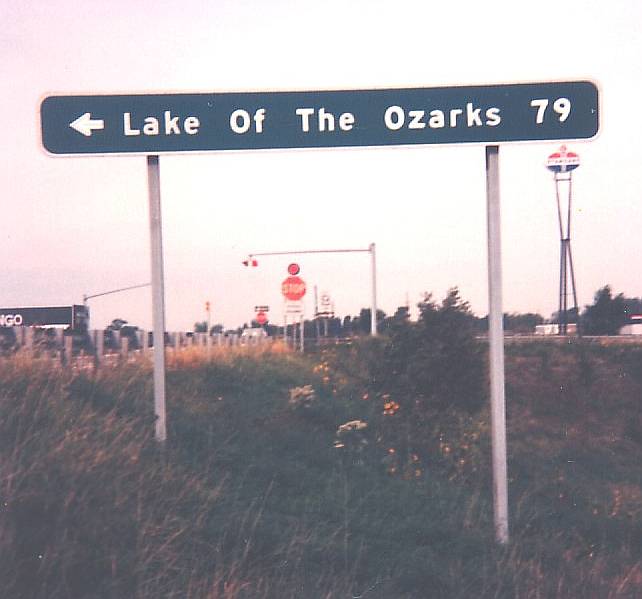Directional sign on US 54 at Interstate 70 exit in Kingdom City, Mo.