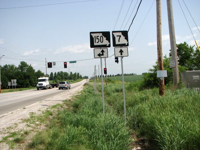 Overly-detailed state outlines on these markers in Lake Lotawana, Mo.