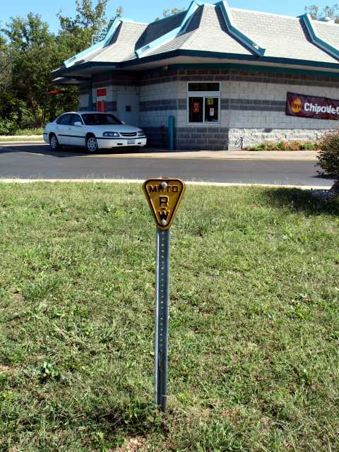 Right-of-way marker on US 50 in Linn, Missouri