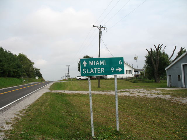 Destination sign on Missouri 41 in Saline County