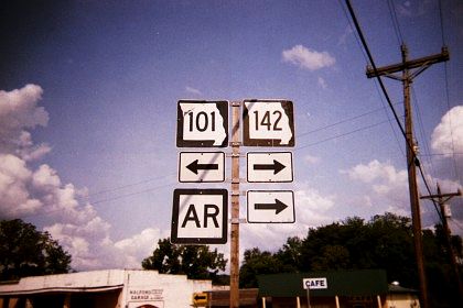 Route AR near the Arkansas state line at Bakersfield, Mo.