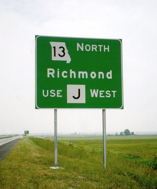 Missouri 13 traffic directed onto Route J at the north end of the Lexington Bridge (2005)