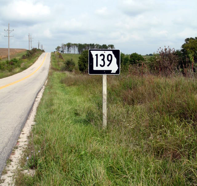 Missouri 139 with no directional banner